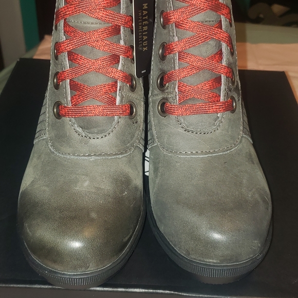 Sorel Boots - Picture 6 of 8